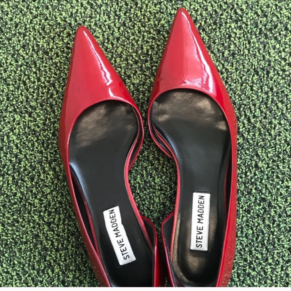 Steve Madden red flats